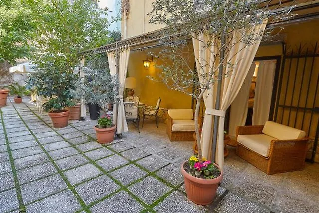 Dimora Dei Leoni- Suite Palermo Apartment
